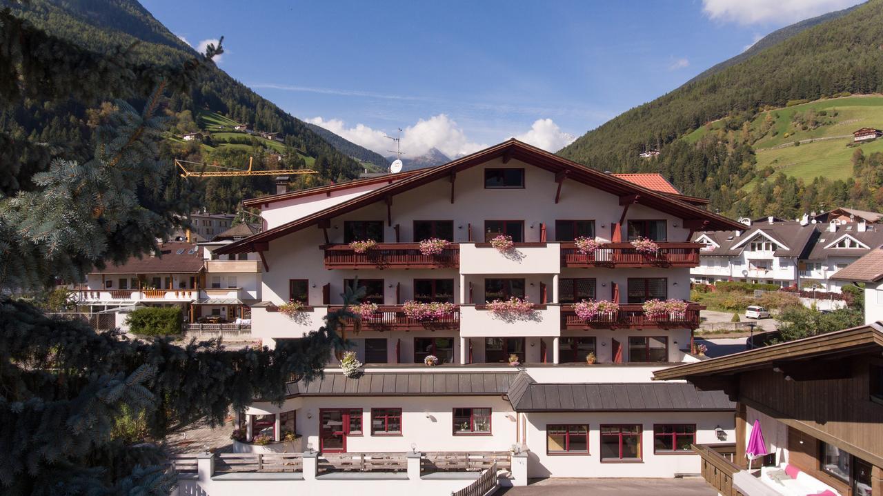 Hotel Hellweger Campo Tures Buitenkant foto