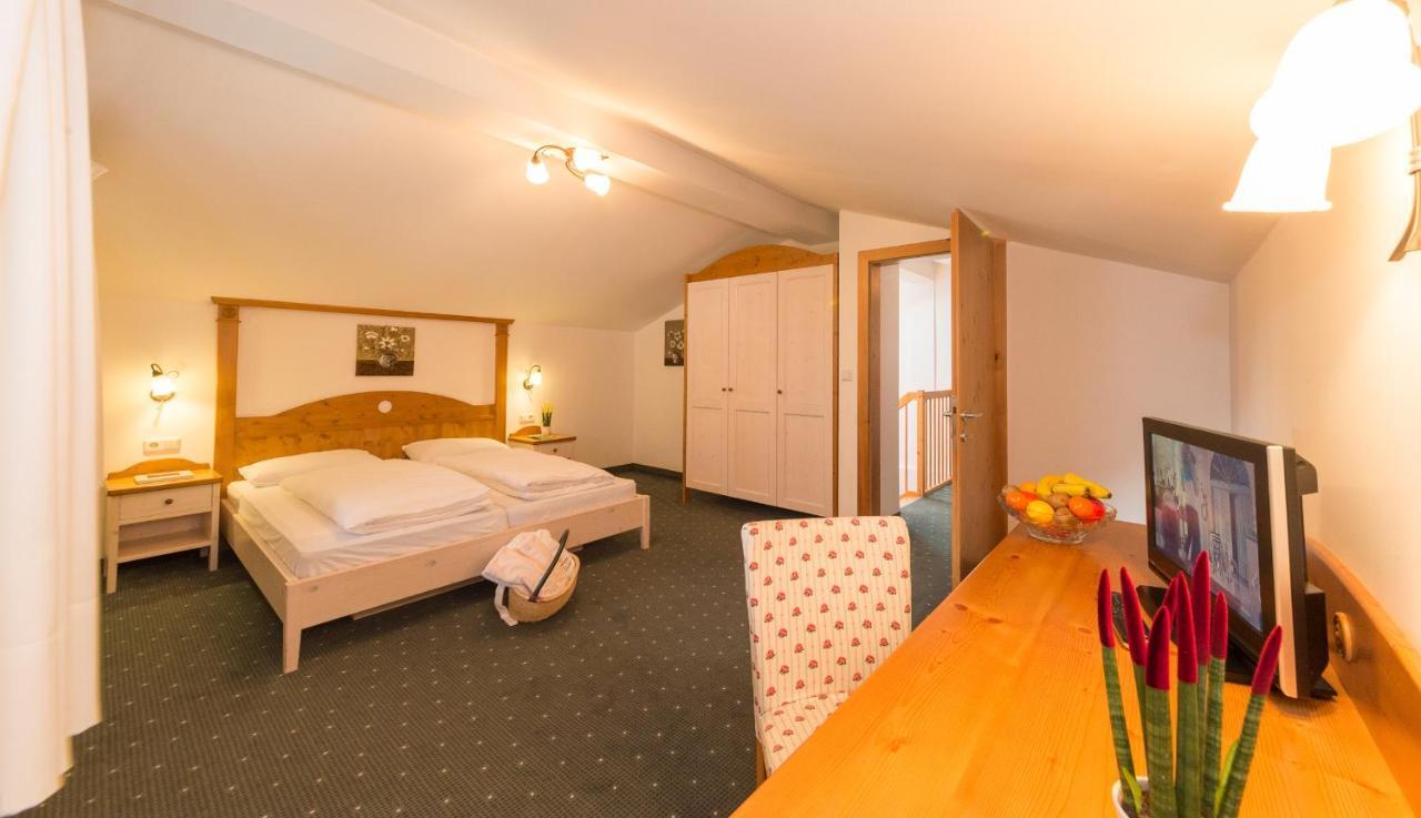 Hotel Hellweger Campo Tures Buitenkant foto